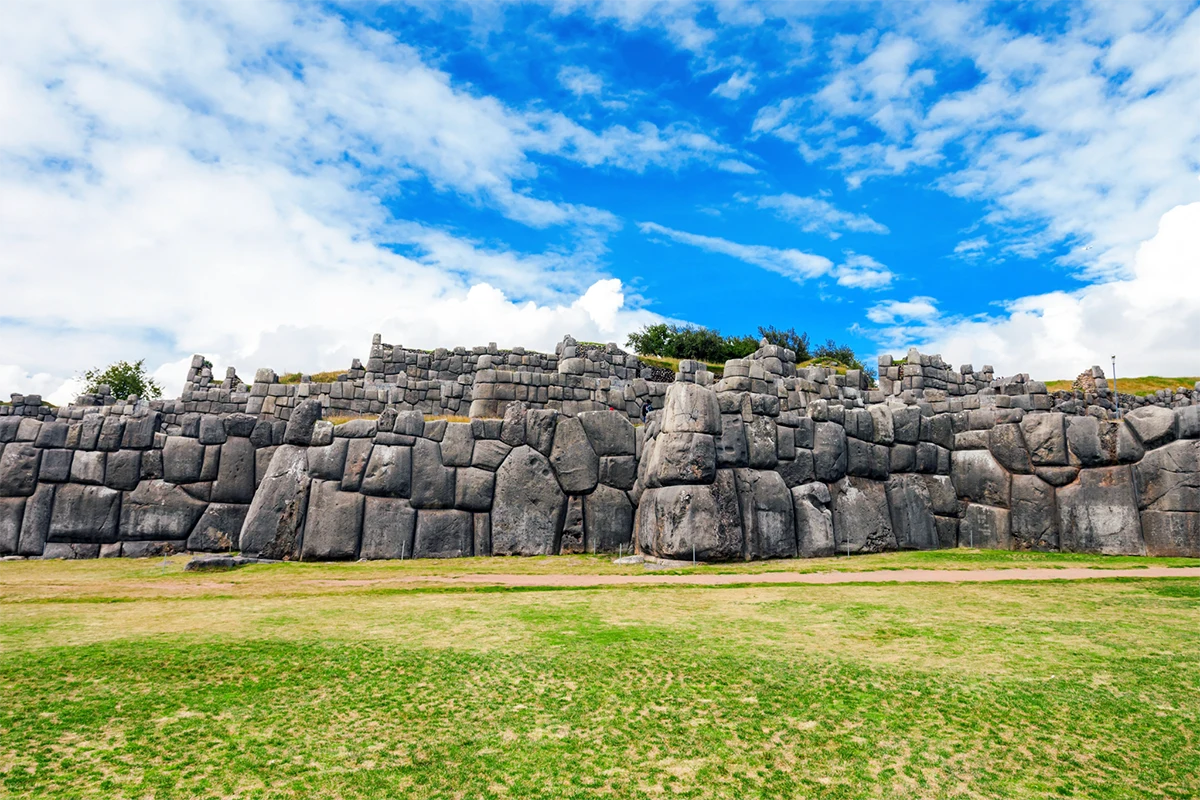 Fortress of Sacsayhuaman in Peru | TreXperience