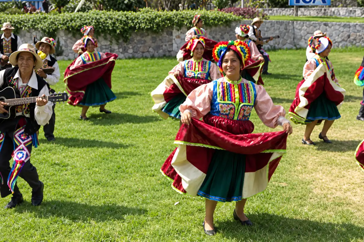 Sarawja Dance of Moquegua | TreXperience Sarawja Dance of Moquegua | TreXperience