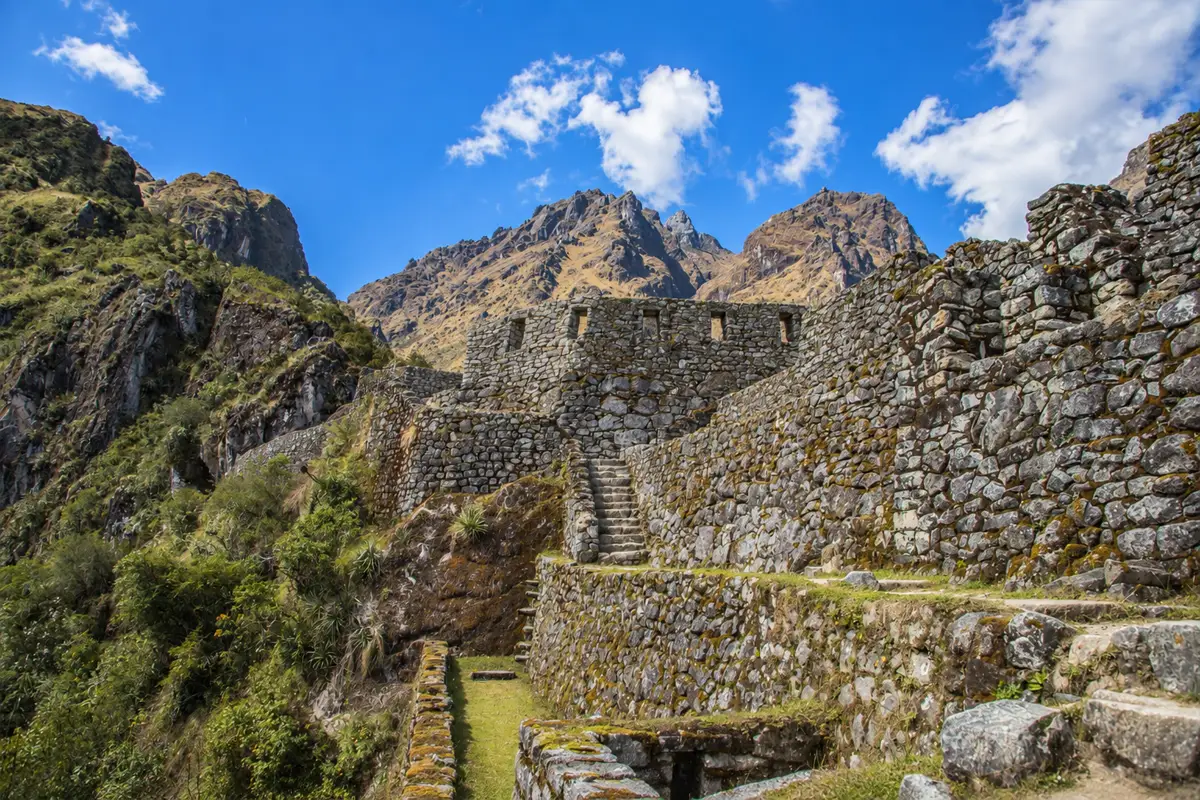 Ruinas de Sayacmarca en el Camino Inca Ruinas de Sayacmarca en el Camino Inca | TreXperience