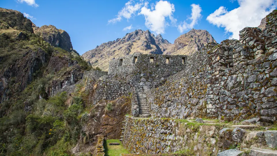ruinas de sayacmarca en el camino inca a machu picchu