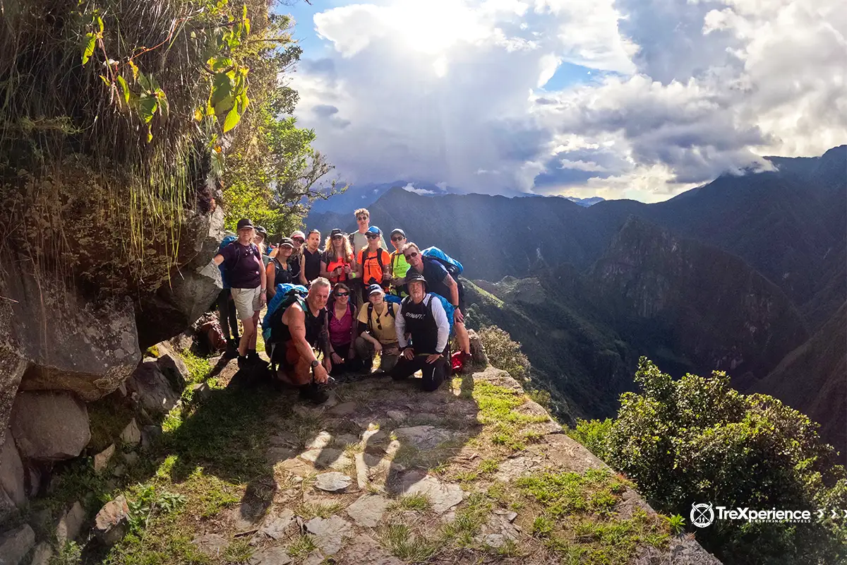 Friends on the Short Inca Trail during the dry season | TreXperience Friends on the Short Inca Trail during the dry season | TreXperience