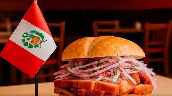 pan con chicharron breakfast world cup - TreXperience