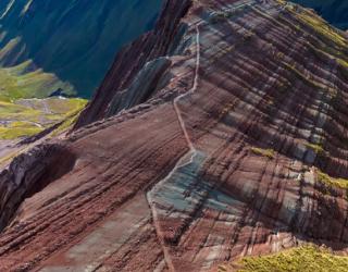 Surcos de colores en la Montaña de Palcoyo | TreXperience