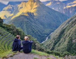 Short Inca Trail to Machu Picchu with Hotel & Vistadome Train