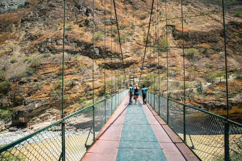 Puente sobre el ío Apurímac en la ruta a Choquequirao | TreXperience