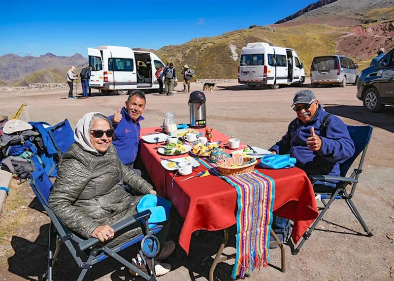 Comida durante el tour a Palcoyo 
