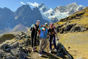 Cóndor mountain pass in Lares Trek | TreXperience