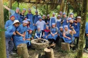 Grupo de personas en Lucmabamba Caminata Salkantay | TreXperience