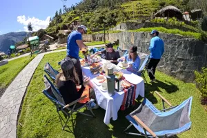 Almuerzo en la caminata Lares a Machu Picchu | TreXperience