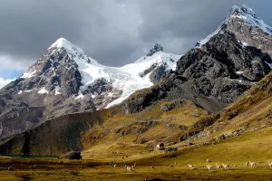 Paisaje durante la Caminata Ausangate | Trexperience