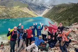 Celebrando la llegada a Laguna Humantay | Trexperience