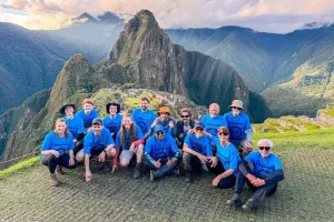 machu picchu toursit team | TreXperience