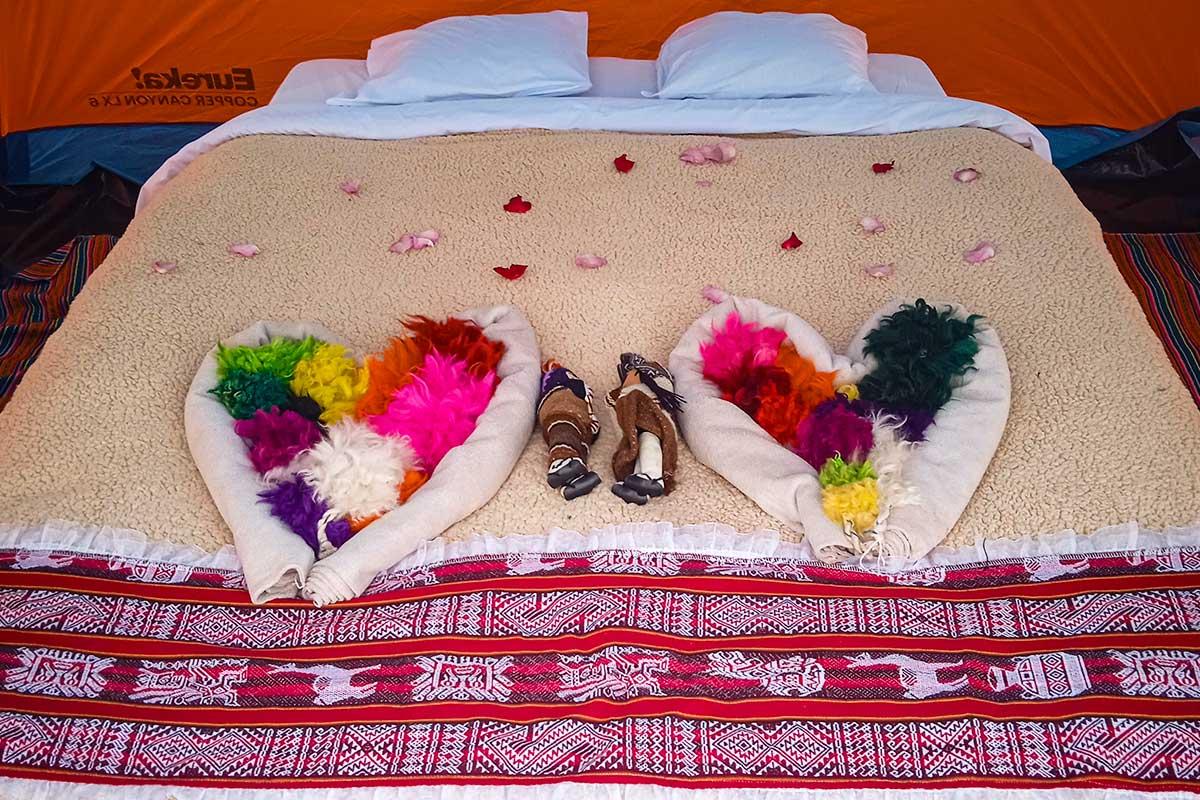 Cama en la carpa de lujo de la caminata Salkantay de lujo 4 días | TreXperience