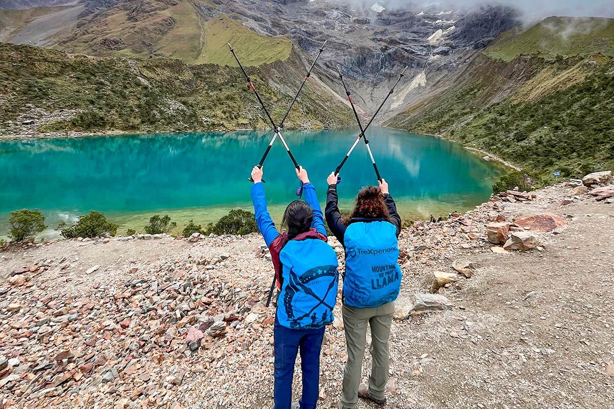 Disfrutando de la laguna Humantay