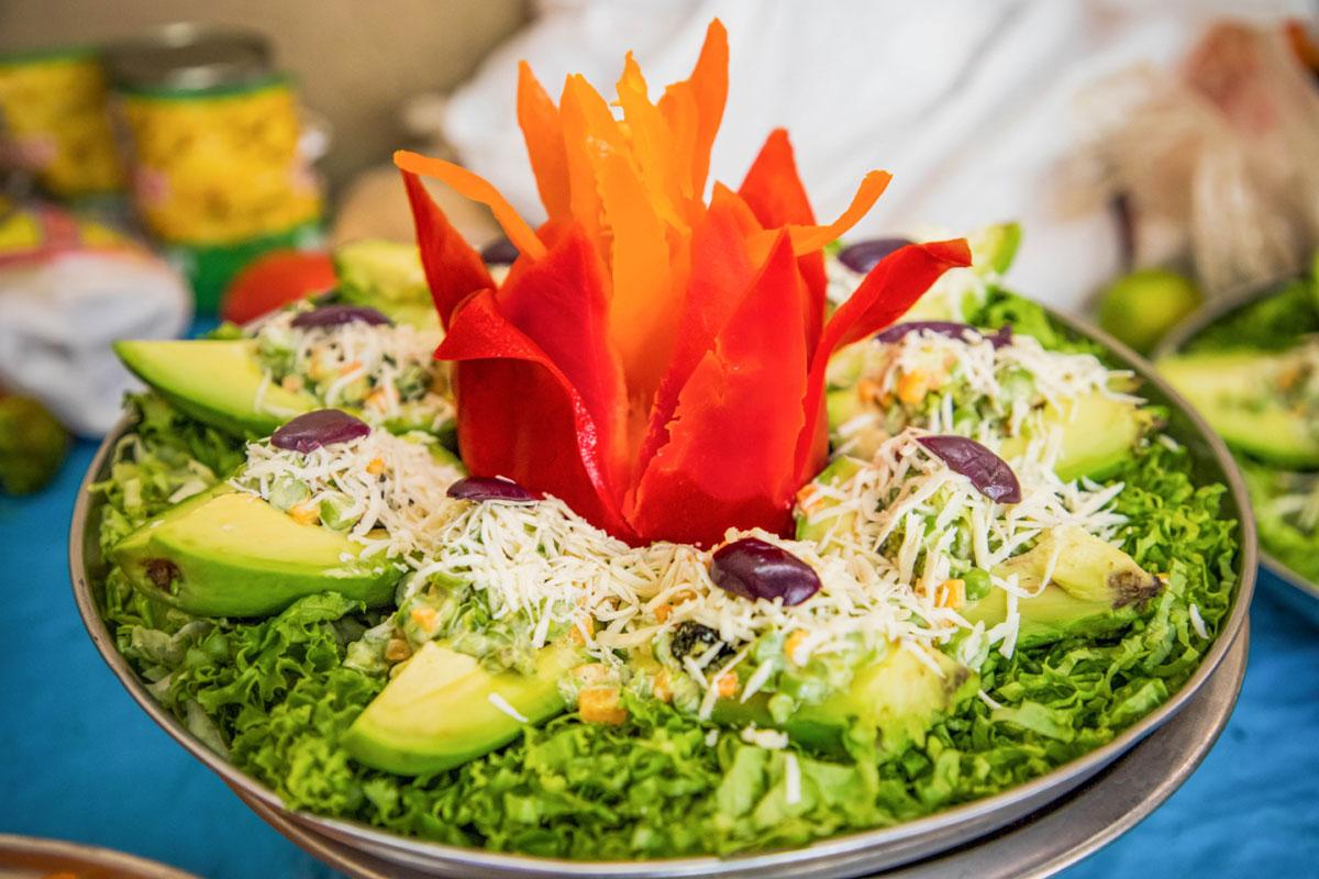 Colorful meal with avocado in the Inca Trail | TreXperience