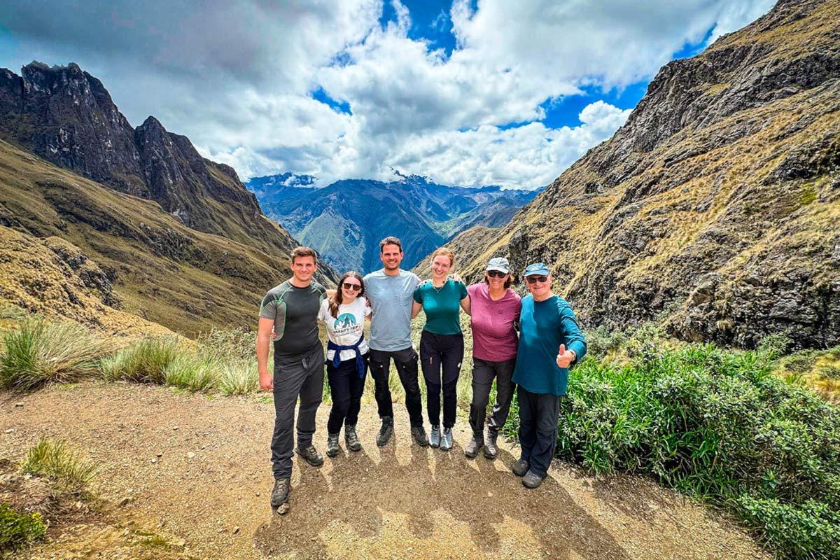 TreXperience travelers in the Dead Woman Pass | TreXperience
