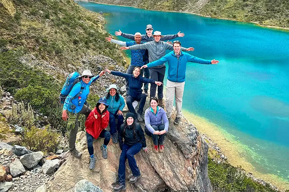Grupo de TreXperience en la laguna Humantay