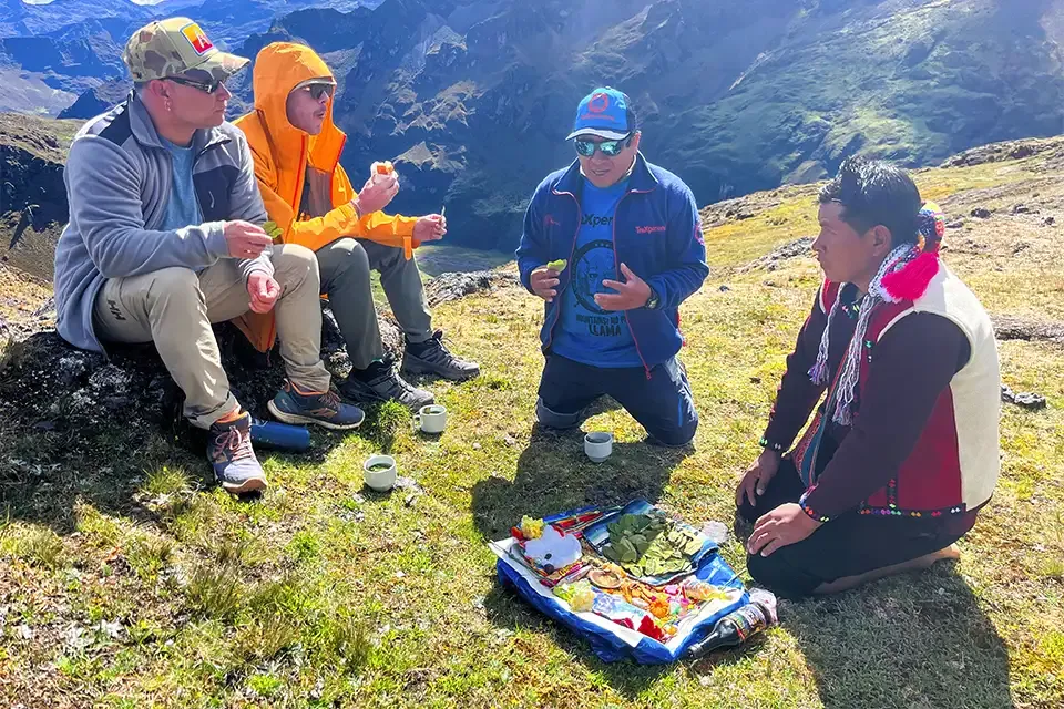 Andean ritual in the Lares trek and Short Inca Trail | TreXperience