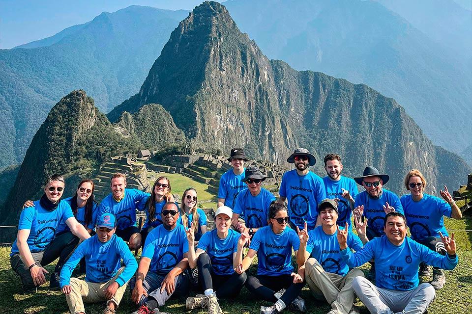Tourist group in Machu Picchu | TreXperience