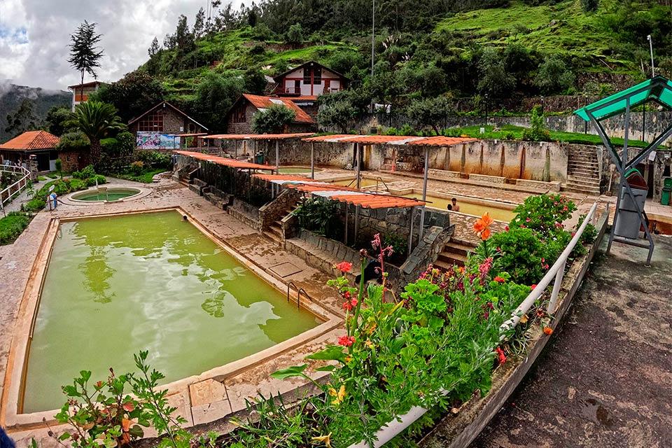 Aguas termales de Lares con piscinas al aire libre en el Valle de Lares | TreXperience