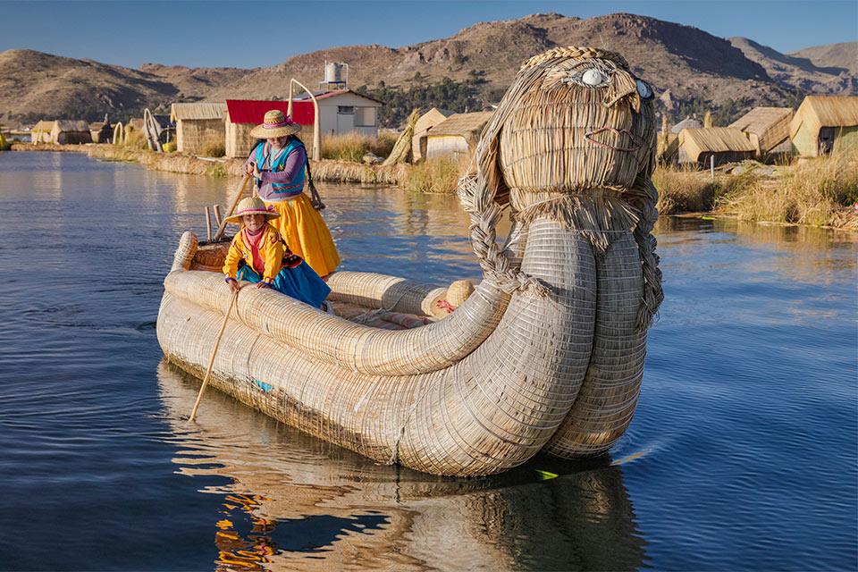 Islas de los Uros en el tour Peru Camino iInca corto 10 dias | TreXperience