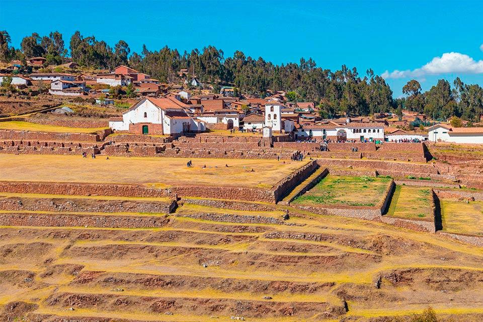 Chinchero en el tour Valle Sagrado y Machu Picchu tour de lujo 2d