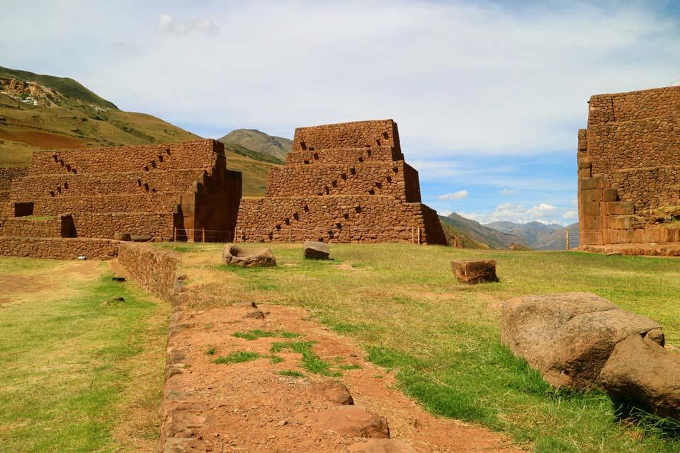 Pikillacta monuments of Cusco South Valley Tour