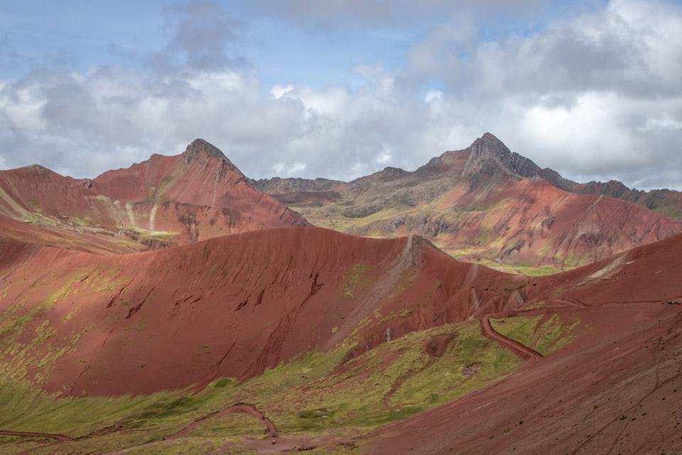 Valle rojo por la mañana tras una llovisna | TreXperience