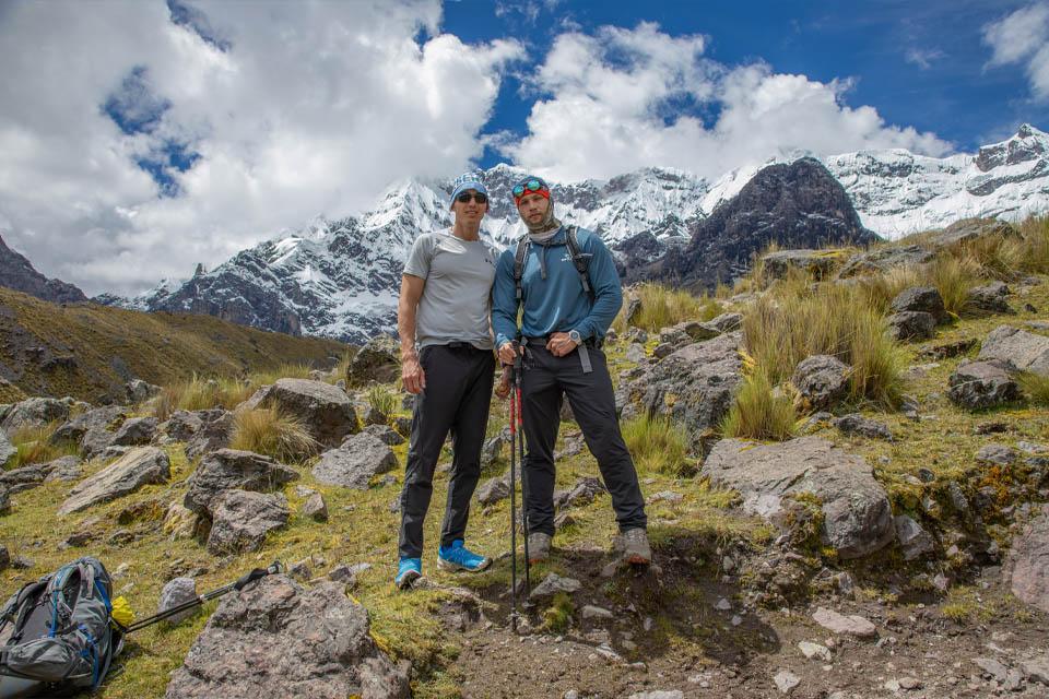 Pareja de senderistas en la ruta Ausangate | TreXperience