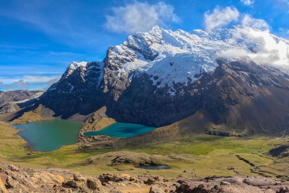 Vista desde las alturas de las lagunas hatun y huchuy Pucacocha | TreXperience
