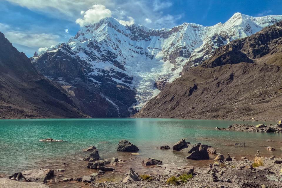 Paisaje de la Laguna Upis en el trek Ausangate | TreXperience