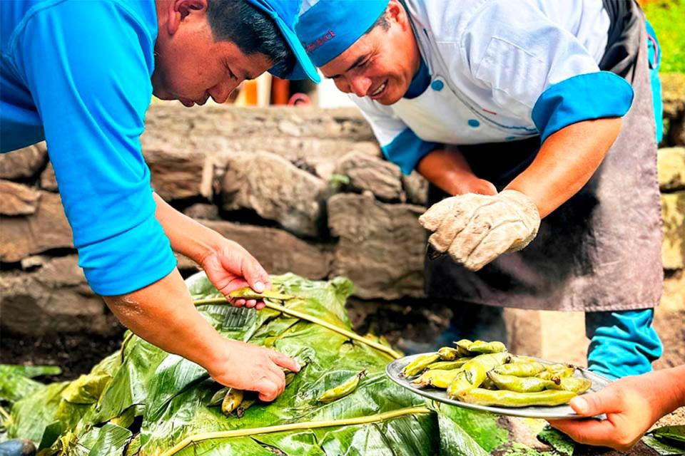 Experiencia de la Pachamanca en el Salkantay Trek 5 dias de lujo