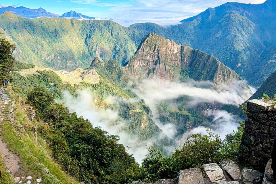 Vista de Machu Picchu al amanecer desde el Inti Punku | TreXperience