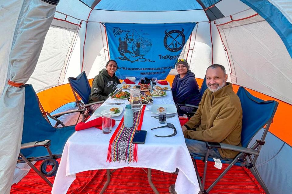 Tourists enjoying an exclusive lunch during the premium Rainbow Mountain Peru tour | TreXperience