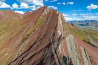 Montaña Palcoyo con franjas de colores | TreXperience