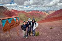 Friends next to the Red Valley sign | TreXperience