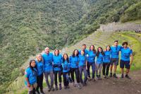 Turistas en los andenes de Winay Wayna | TreXperience