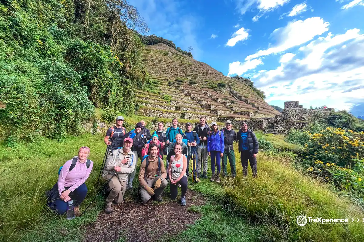Group of travelers at Intipata | TreXperience Group of travelers at Intipata | TreXperience