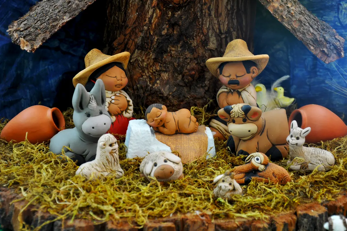 The setting up of the Nativity scene in Peruvian homes