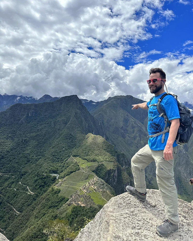 Montaña Huayna Picchu - 18 Lugares turísticos en Perú imperdibles | TreXperience