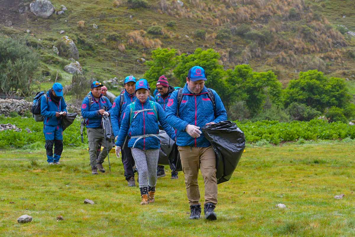TreXperience team clean inca trail TreXperience team clean inca trail