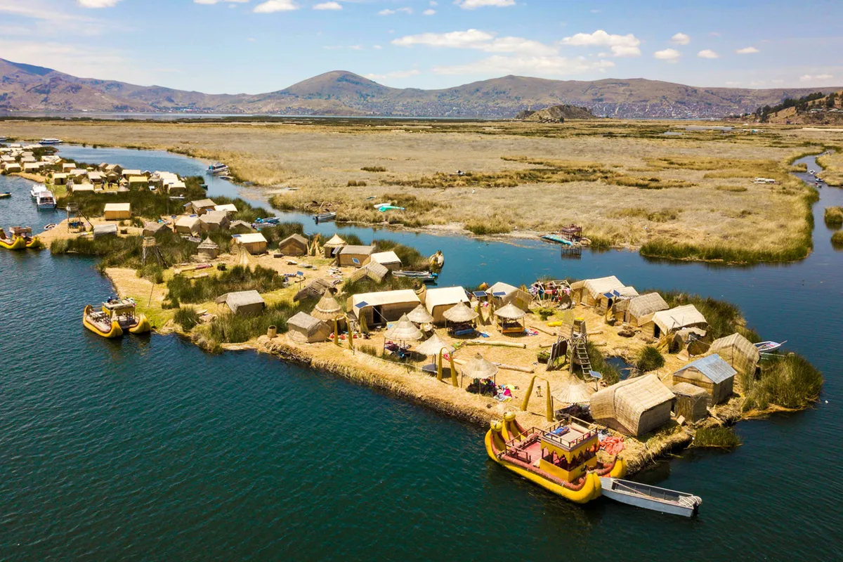 Uros islands in Puno | TreXperience