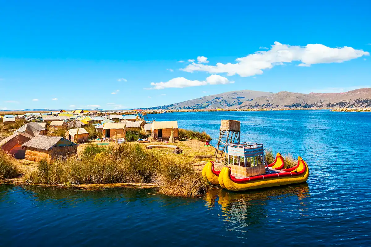 Floating islands of the Uros | TreXperience