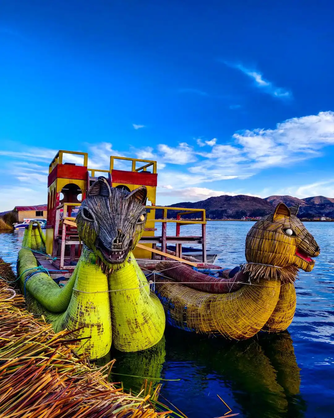 Uros floating island in Peru | TreXperience