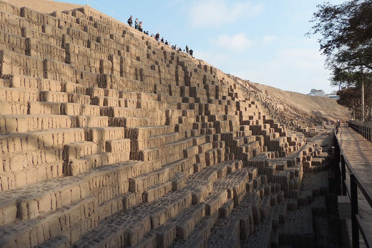 what is the huaca pucllana | TreXperience